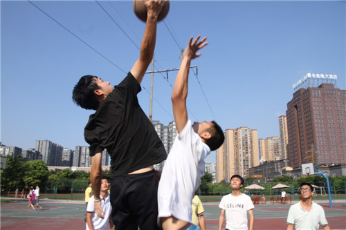 【激情七月】2015年暑期篮球比赛火热开赛
