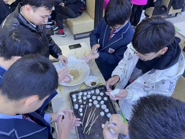 卯兔接福闹元宵，遗风佳韵汇佳节