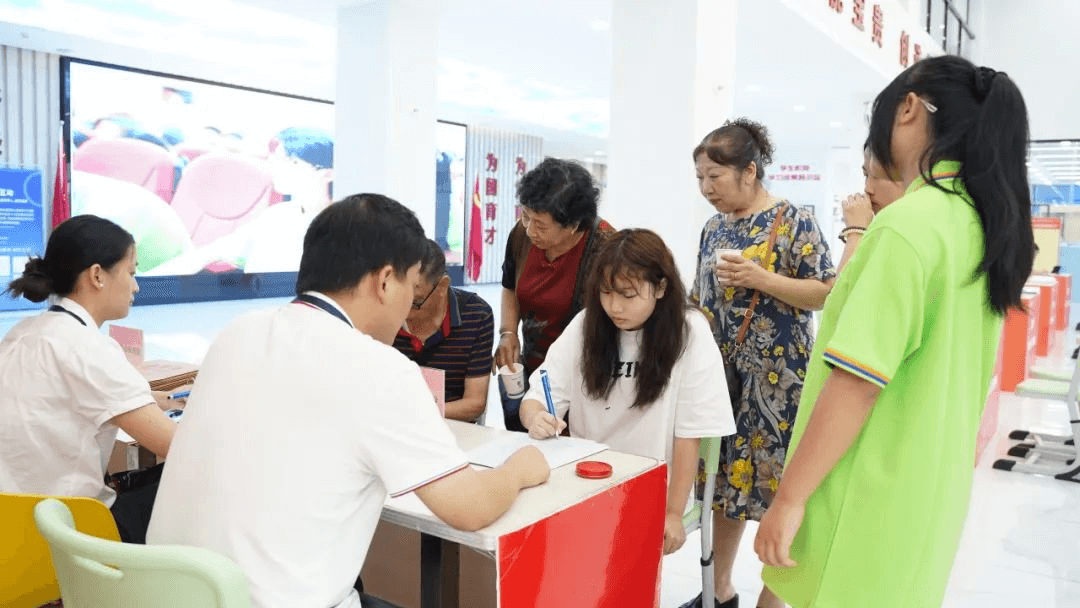 你好！新同学|成都新华高级技工学校新生报到日