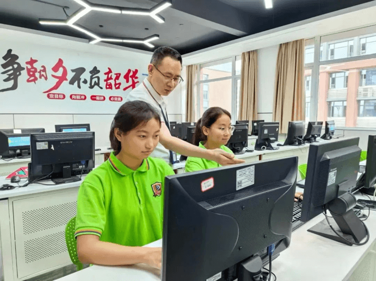喜报！热烈祝贺新华学子技能大赛再获佳绩